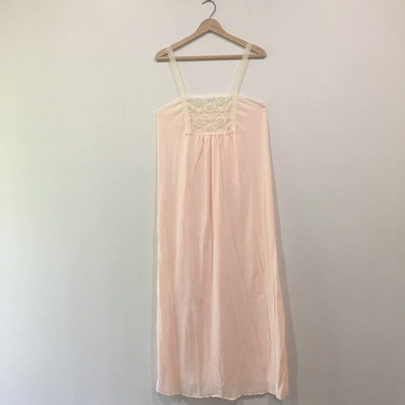 Vintage Other - 🍋SALE🍋 Vintage Blush Lace Nightgown